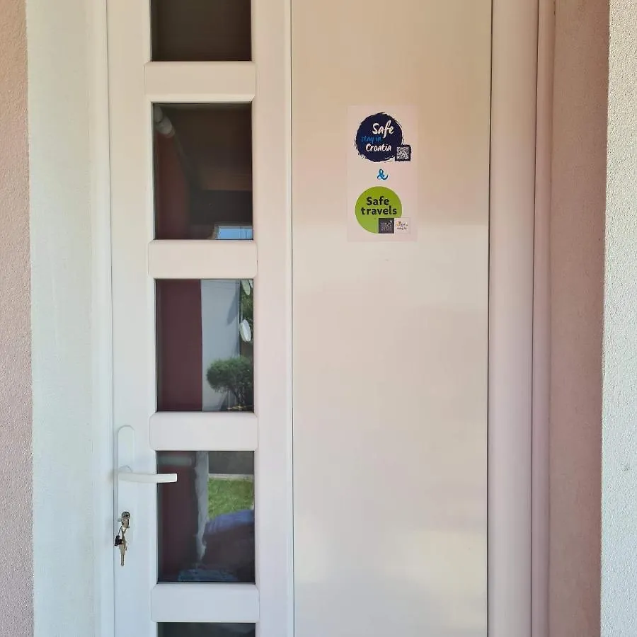 Holiday House Anja Buje Villa