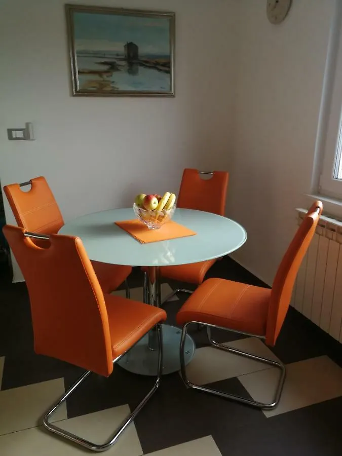 Holiday House Anja Buje 0*,