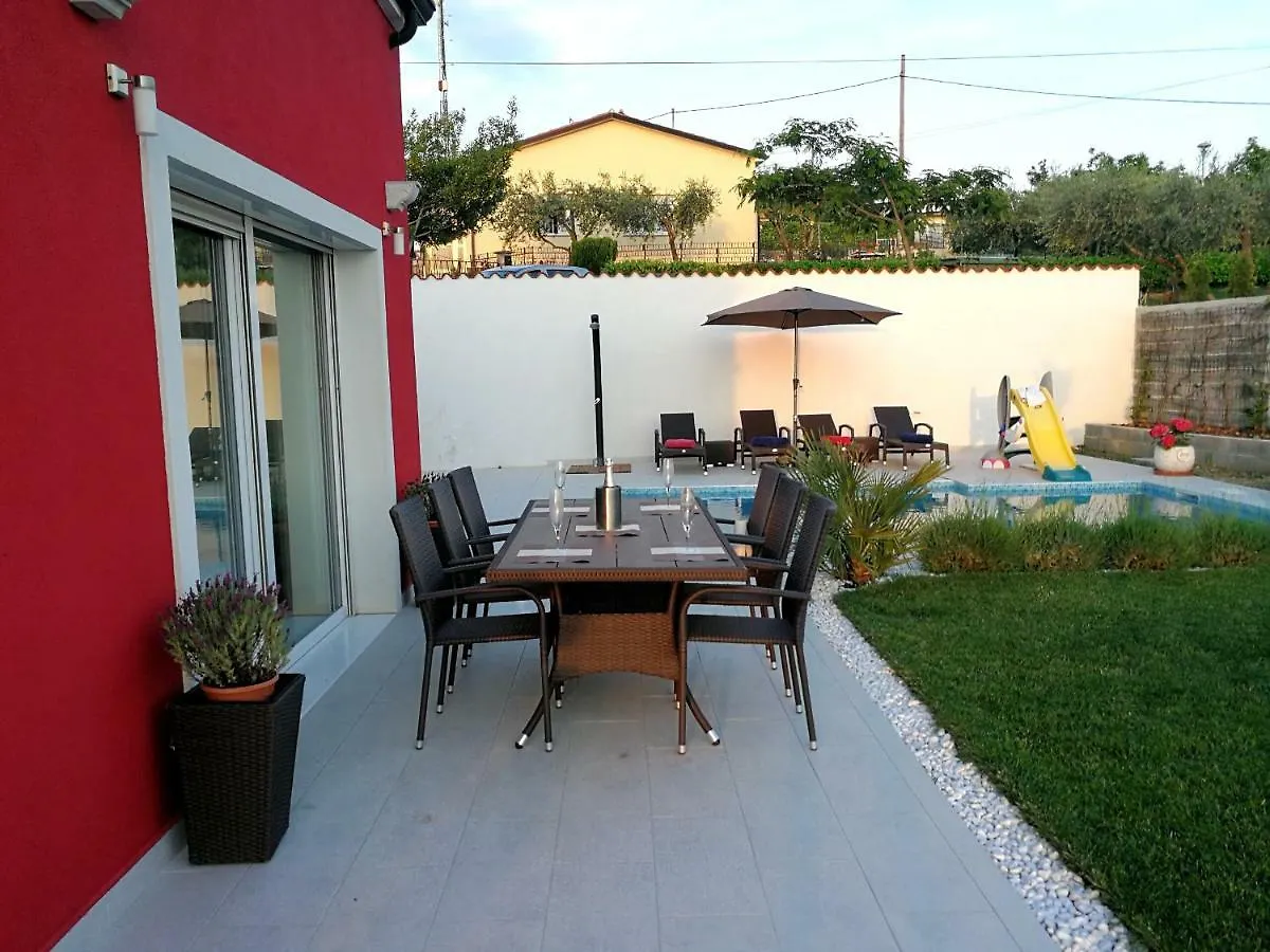 Holiday House Anja Buje Villa
