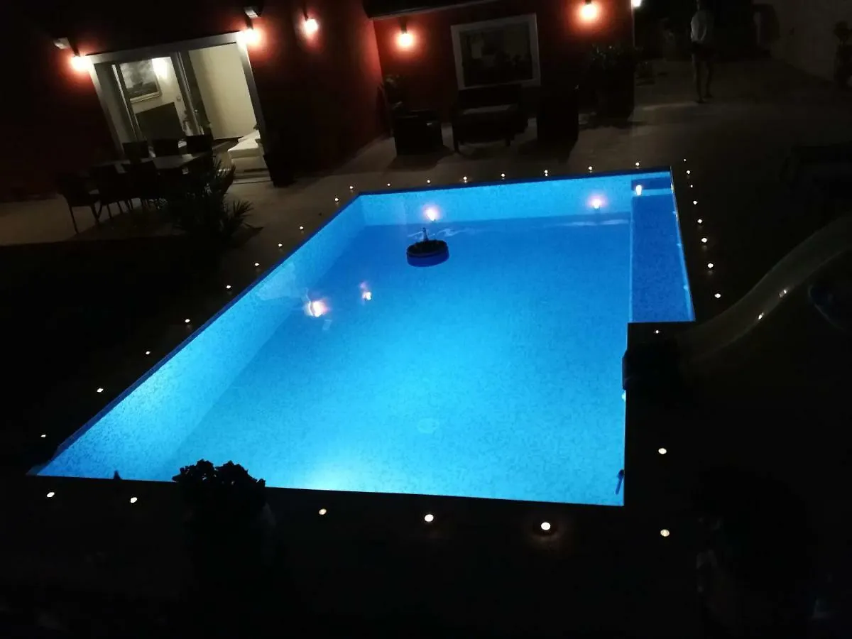Holiday House Anja Buje Villa